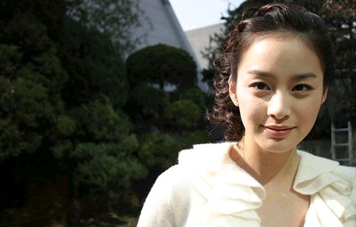 img38pxb33j8f - Kim Tae Hee - O actrita superba