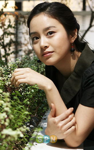 South Korean most beautiful artist Kim Tae Hee (58)