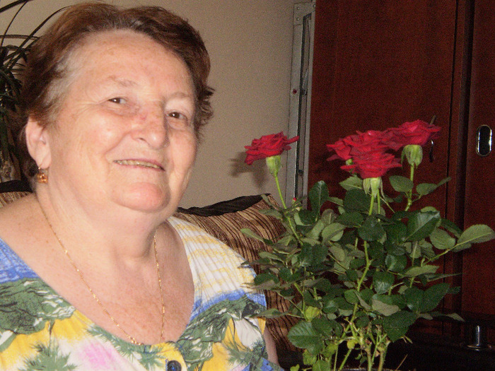 Trandafir de la MIHAELA; SE MINDRESTE MARIA
