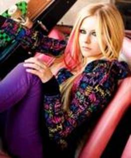 YSNXBUPWZFGNGMMYNYB - Avril Lavigne