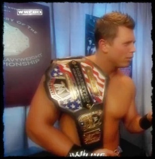 Da` nu te`a mai dezvirginat nimeni pana acum? :|