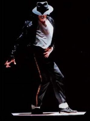 dc4bd0340fb853bd_MichaelJacksonDancando1