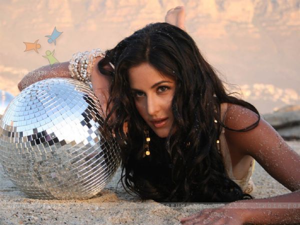 16236-katrina-kaif