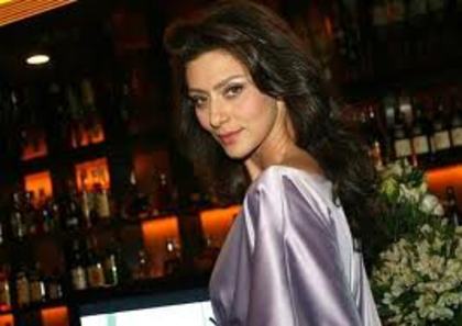 images (15) - Maria Fernanda Candido