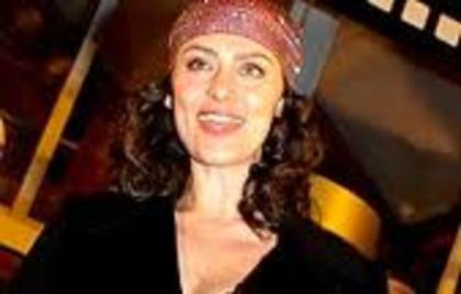 images (15) - Maria Fernanda Candido
