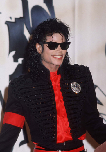 Michael-Jackson-Bad-Era-michael-jackson-9688224-645-926