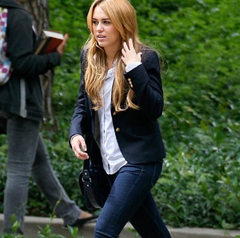 001 - So Undercover - 11 08 - On the Set at the Ucla Campus in Los Angeles