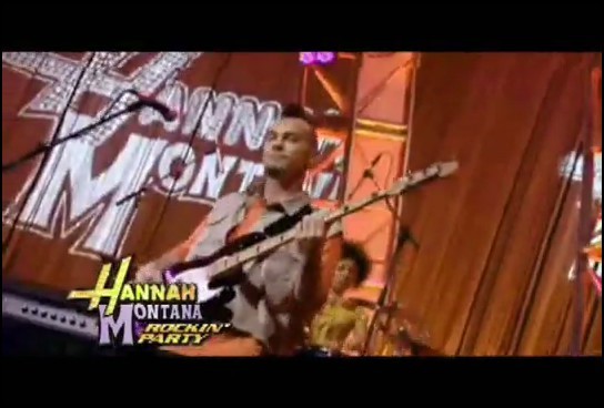 bscap0103 - Hannah Montana Bigger Than Us Music Video