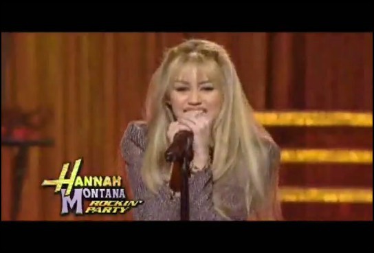 bscap0122 - Hannah Montana Bigger Than Us Music Video
