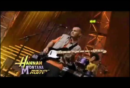 bscap0127 - Hannah Montana Bigger Than Us Music Video