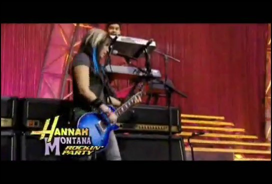 bscap0138 - Hannah Montana Bigger Than Us Music Video