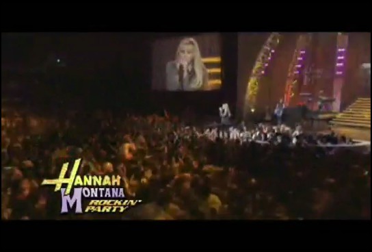 bscap0171 - Hannah Montana Bigger Than Us Music Video