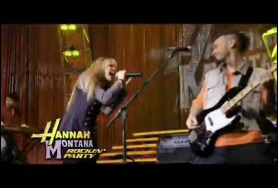 bscap0202 - Hannah Montana Bigger Than Us Music Video