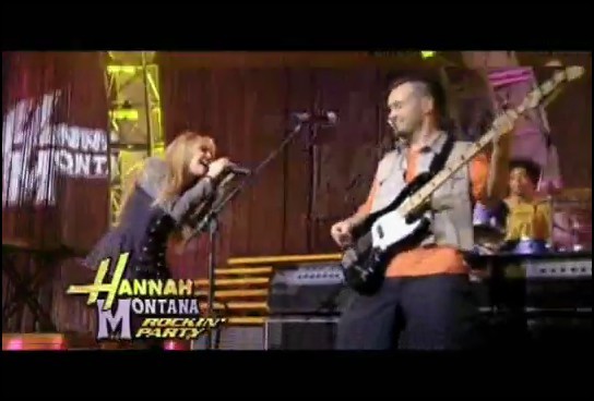 bscap0203 - Hannah Montana Bigger Than Us Music Video