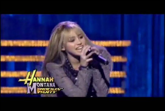 bscap0305 - Hannah Montana Bigger Than Us Music Video