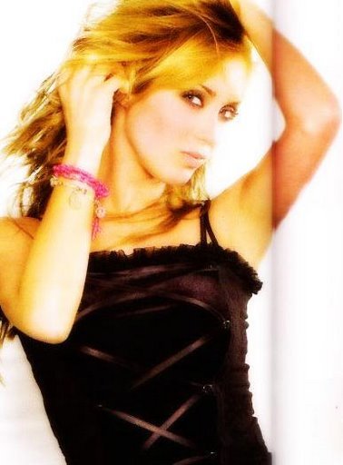 Annie (643) - 0 a Pentru Concursul 2 - SweetyBya