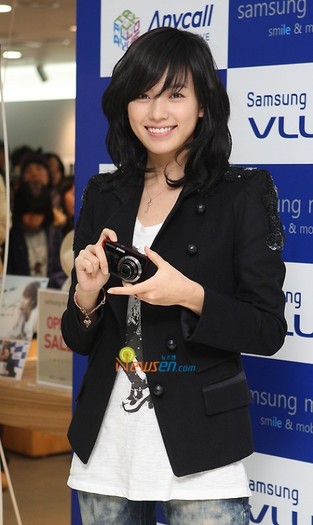 Han-Hyo-Joo53 - Actrite coreene cu telefoane sau aparate foto