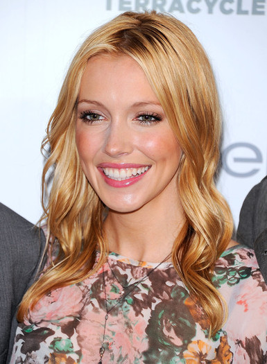 Katie Cassidy (162)