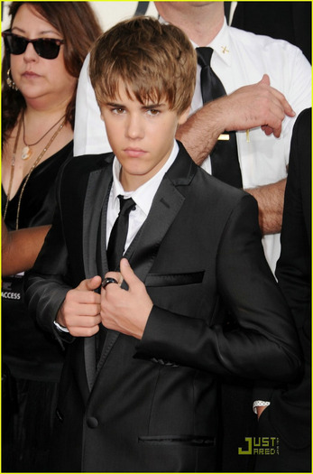 justin-bieber-golden-globes-19 - Justin Biber