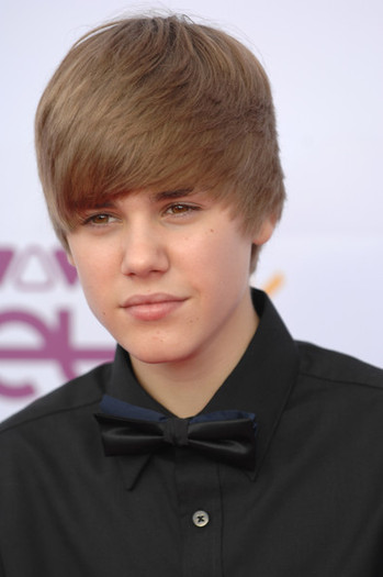 poze cu tunsori Justin Bieber - Justin Biber