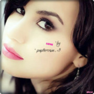44462314_IIRSVGASE - Demi Lovato