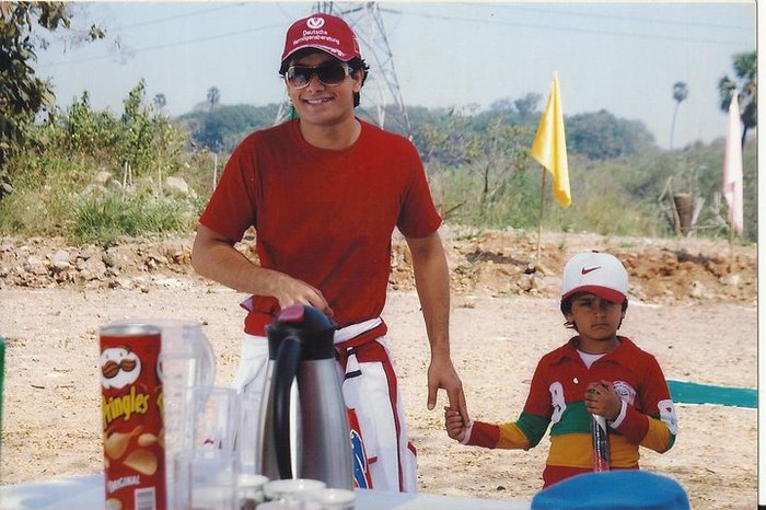 216191_146840148719477_100001804781346_279427_5120188_n