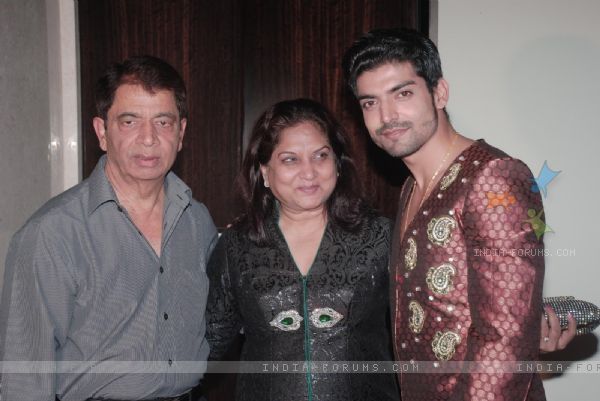 122444-celebs-at-gurmeet-debina-choudhry-reception-party - Gurmeet Choudhary