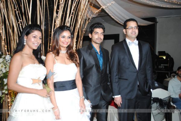 124354-debina-and-gurmeet-choudhary-at-rahul-and-dimpy-mahajan-1st-wed