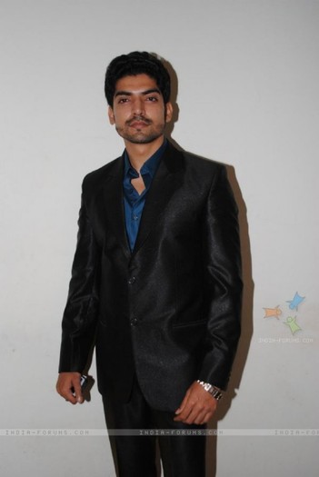 124358-gurmeet-choudhary-at-rahul-and-dimpy-mahajan-1st-wedding-annive