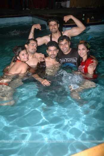 131438-gurmeet-abhinav-and-many-more-at-debina-bonnerjee-bday-bash-at - Gurmeet Choudhary