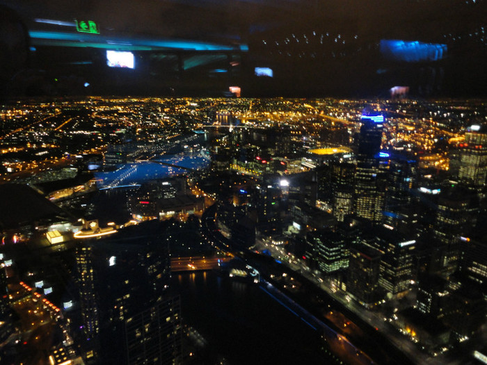 Melbourne City...noaptea  9.08.11 vazut din Eureka Tower