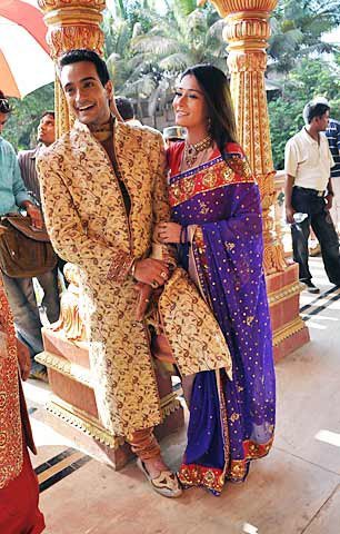 261242_112558872169056_109299789161631_128066_6302750_n - Sadhna si Alekh