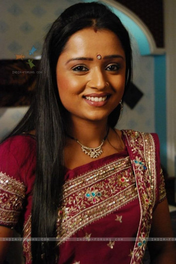 33300-parul-chauhan-as-ragini-rajvansh-in-sapna-babul-ka-bidaai; Ragini Rajvansh
