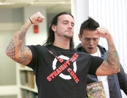 38960130_GZFTTCFJK[1] - poze cm punk