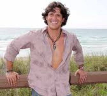 images (16) - Jorge Aravena
