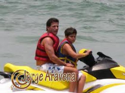 images (51) - Jorge Aravena