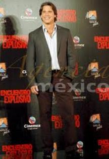images (80) - Jorge Aravena