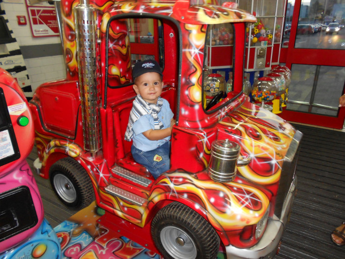 ma dau un pic si cu masinuta