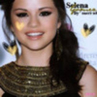 33022649_SAVWIMKOS[1] - 0-Cat credeti ca sunt fana Selena