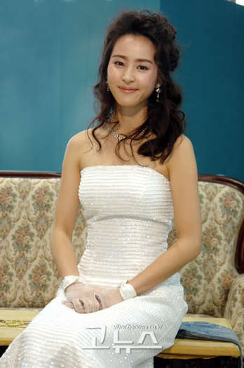 hyejin7 - Actrite coreene in rochii de mireasa