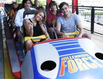 normal_miley-cyrus-cedar-point - miley cyrus poze personale