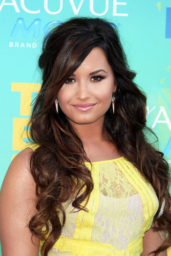 Demi Lovato - DEMI LOVATO LA TEEN CHOICE AWARDS 2011