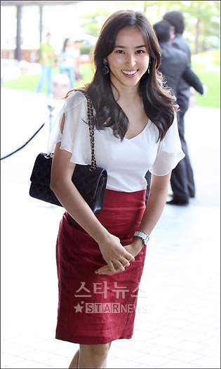 200806111835035350be8 - Han Hye Jin - mooolte poze