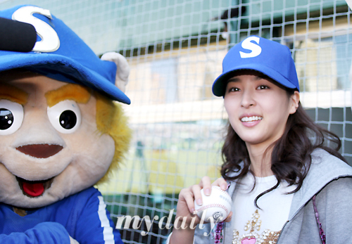 9420051015_20362151 - Han hye jin - mooolte poze 1