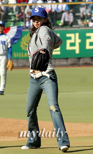 9420051015_20362314 - Han hye jin - mooolte poze 1