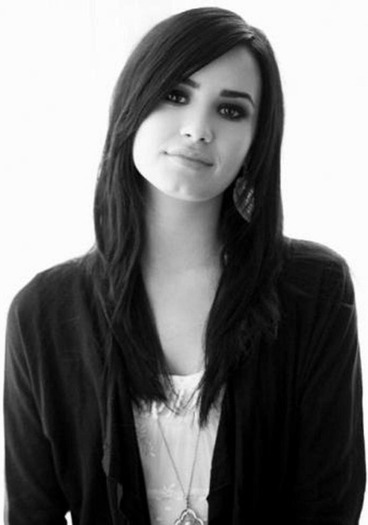 Demi Lovato (2)