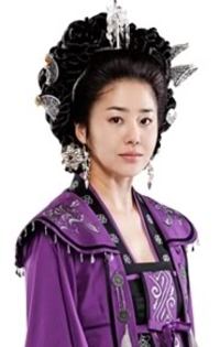 Go Hyun Jung as Mi Shil