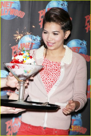 hayley-kiyoko-planet-hollywood-14 - Lemonade Mouth