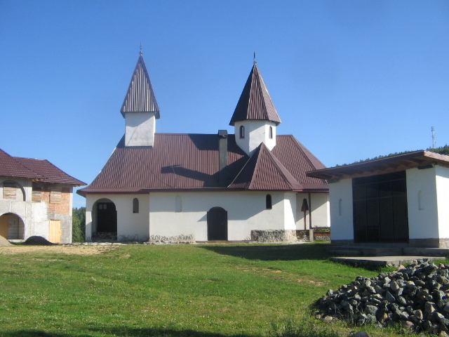 Mănăstire la Muntele Rece.; Mănăstirea Muntele Rece
