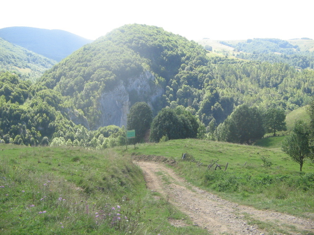 Spre Cascada Vânătările Ponorului.; Spre cascada Vânătările Ponorului
